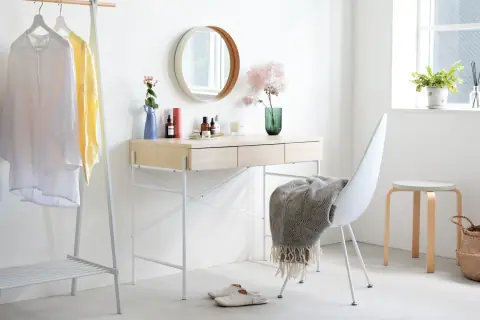 ナチュラルなドレッサー